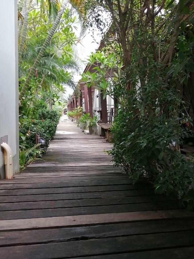 Naiyang Boutique Resort Ban Phak Chit Exterior foto